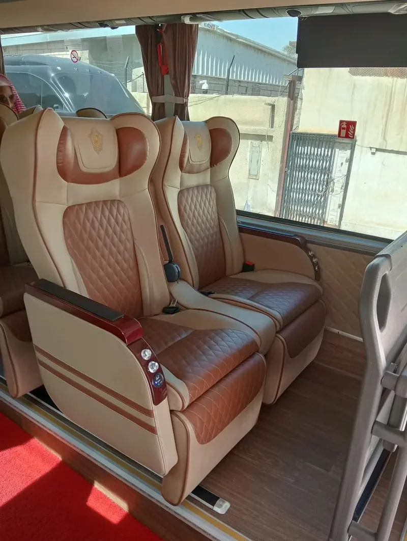 باص VIP بمقاعد فاخرة